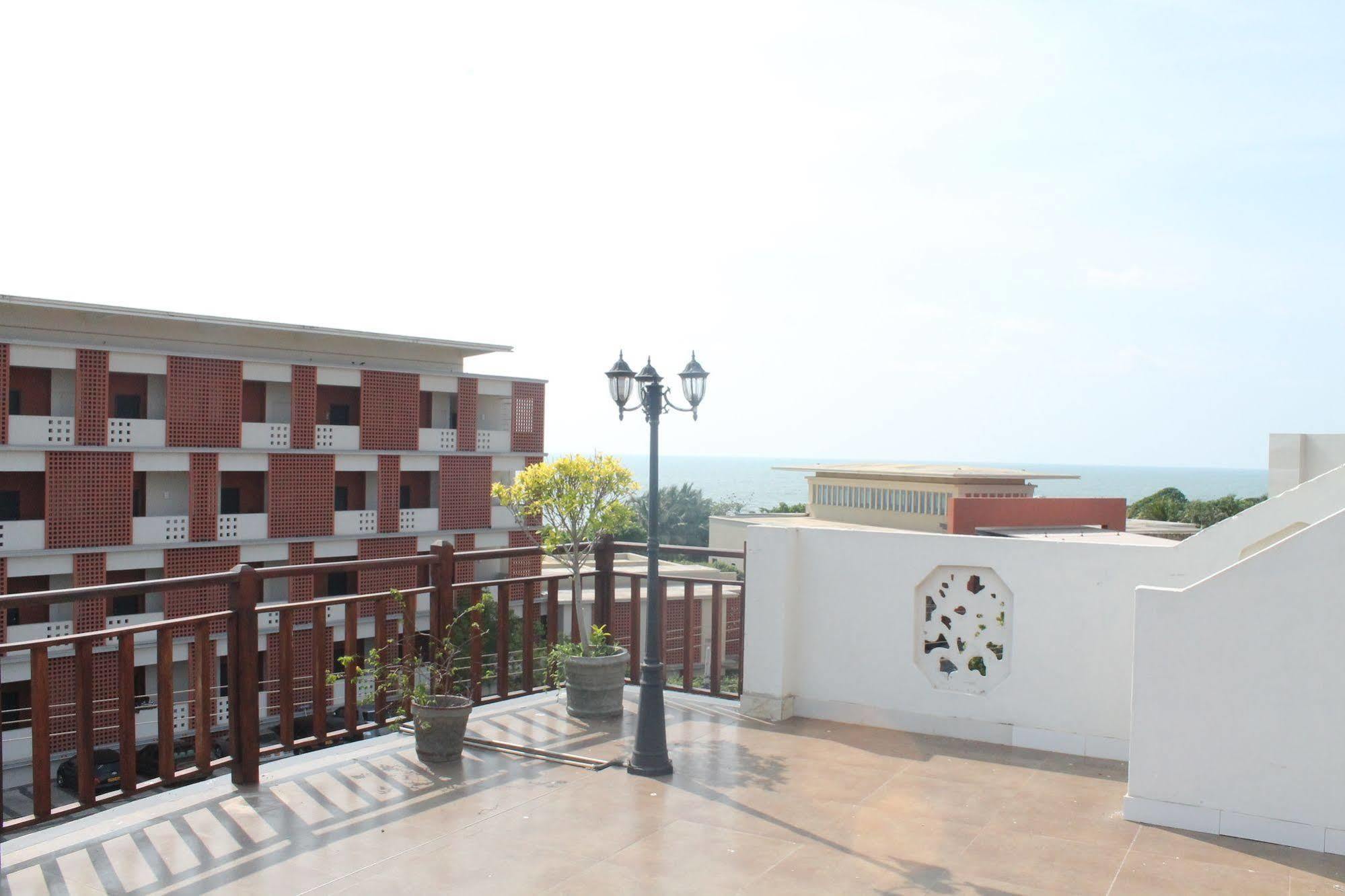 Prego Suites Ettukala Exterior photo